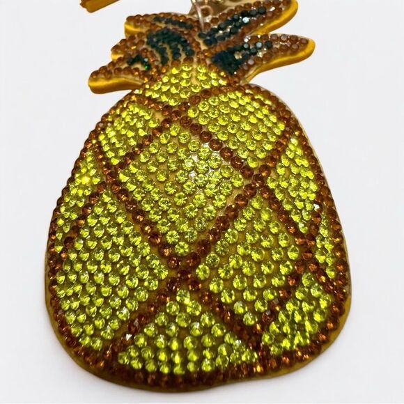 Sparkly Pineapple Keychain with Tassel & Bell Charm – Fun Summer Bag Accessory - Picture 12 of 14